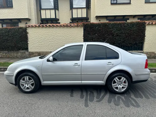 Volkswagen Jetta TRENDLINE AT 2000CC FE