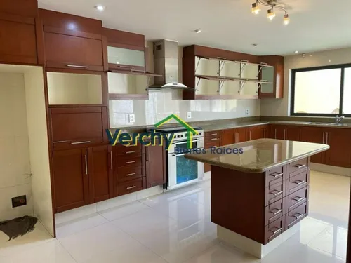 Colinas Del Bosque, Inigualable Casa En Fraccionamiento En Venta