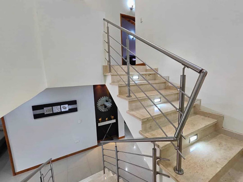 Imagen 6 de 17 de Casa Quinta De Lujo En Venta Urbanismo Con Piscina