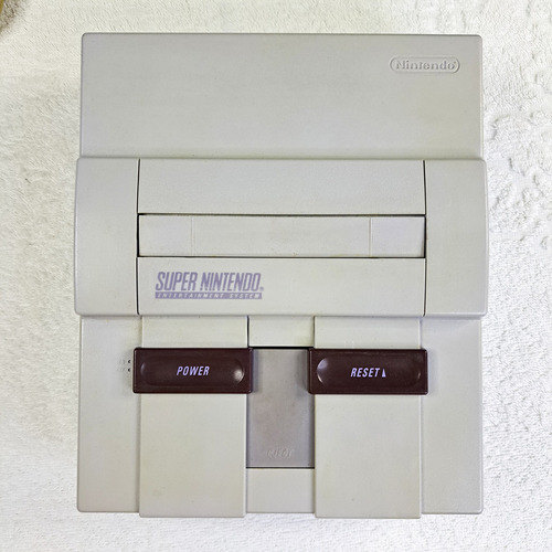 Console Super Nintendo + Mario Kart E 2 Controles Originais Prateado (Usado)