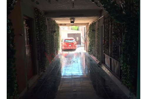 Venta O Renta De Edificio Con Salón De Fiestas Muy Amplio Ideal Para Giros Diversos