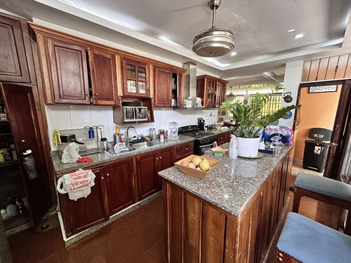 Casa En Venta En El Millon De 4 Habitaciones