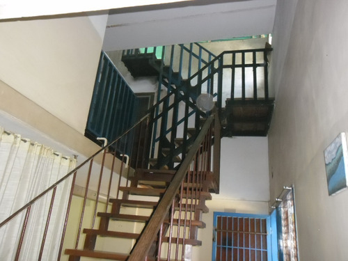 Imagen 9 de 13 de Excelente Casa Con Oficina Y Galpón Para Negocio