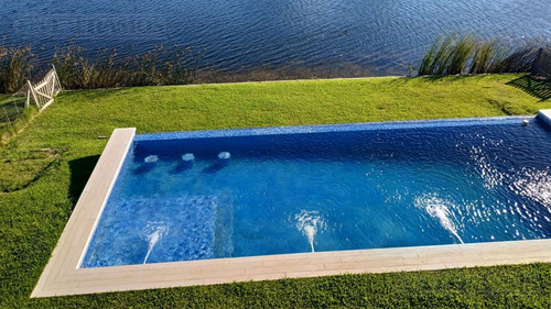 Casa En Venta En El Barrio Costas, Puertos / Escobar