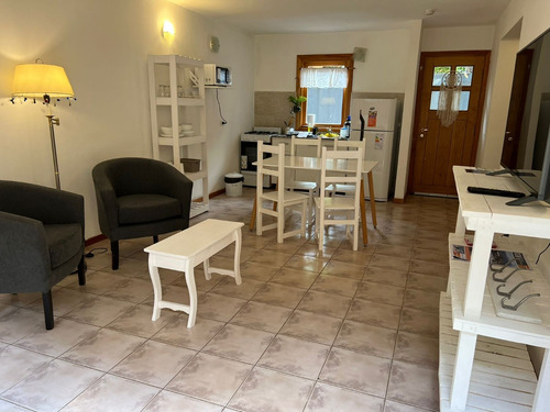 Hermoso Departamento De 3 Ambientes Sobre Calle Ramayón Al 800, En Pleno Centro De La Ciudad De San Martín De Los Andes, Neuquén, Patagonia Argentina / Ideal Para Renta Turística