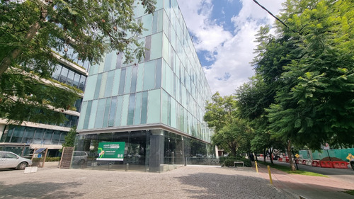 Local En Primera Línea En Avenida Nueva Costanera Vitacura.