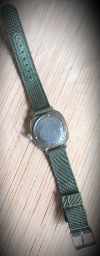 Relógio Urss Vostok Komandirskie, Mecânico Wosto A Corda Verde-musgo Dourado-escuro Branco (Usado)