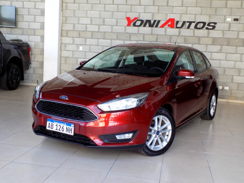 Ford Focus III 1.6 Sedan S