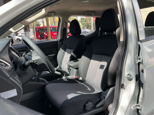 Mitsubishi L200 2.4 Cabina Doble 4x2 Mt