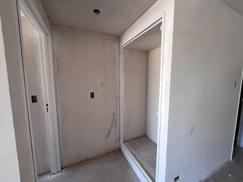 Argerich 1700- Departamento De 2 Ambientes Al Frente Con Dormitorio En Suite.