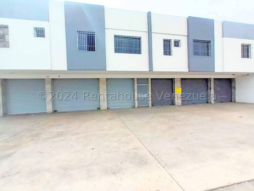 Dalisa Bigott Alquila Local Comercial En Zona Centro Oeste | 88 M² | Luz 110v-220v, 1 Baño, Tanque 20mil Litros | Estacionamiento Descubierto | Barquisimeto #25-1862