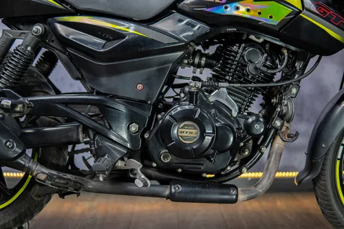 Bajaj Pulsar 180 Fi Neon 2023
