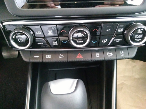 Imagen 6 de 15 de Fiat Toro Volcano 4x4 Diesel R