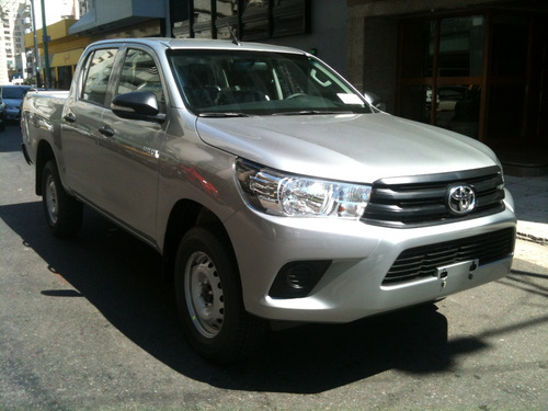 Toyota Hilux 4x4 Dc Dx 2,4tdi 150hp Man 6 Vel Entrega Ya '24