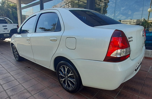 Toyota Etios 1.5 Sedan Xs