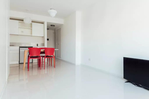 Alquiler Temporal Monoambiente Amoblado, Balcón, Amenities