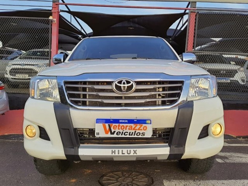 Imagem 3 de 12 de Hilux 2.7 Srv 4x2 Cd 16v Flex 4p Automático