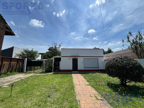 Venta De Casa 4 Ambientes Con Jardin Ideal Inversor En San Miguel Importante Lote