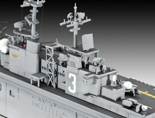 Revell Us Navy Assault Carrier Wasp Class 1/700 142 piezas 05178