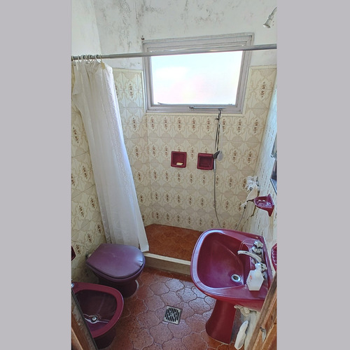 Esquina En Venta Con Galpón Y Departamento En Gualeguaychú.