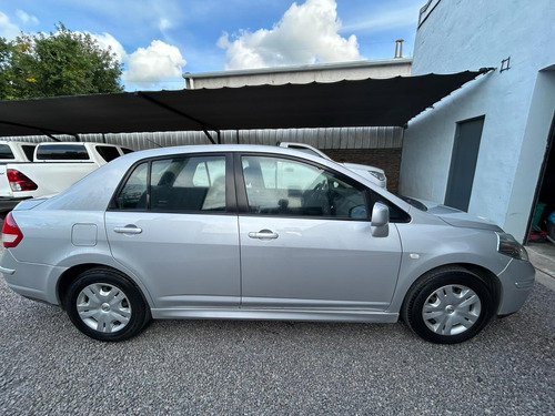 Nissan Tiida 1.8 Visia 4 p