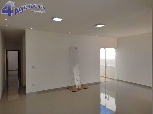 Imagem 7 de 10 de Casa Na Praia Com 3 Dormitórios Sendo 1 Suíte, Piscina E Churrasqueira