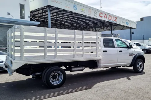 Dodge Ram 4500 Doble Cabina/caja Redilas 2016