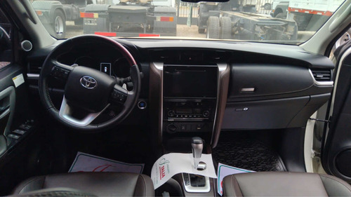 Imagen 5 de 6 de Toyota Sw4 2018 4x4 7as Automatica