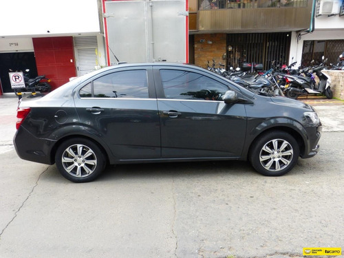 Chevrolet Sonic Lt At 1600cc