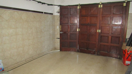 Imagen 4 de 12 de Chalet De 4 Ambientes En Dos Plantas ! Venta Con Renta!
