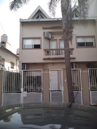 En Venta En Martin Coronado, Espectacular Triplex De 4 Ambientes 2 Baños, En Planta Baja Cochera Propia Al Frente, F: 8655