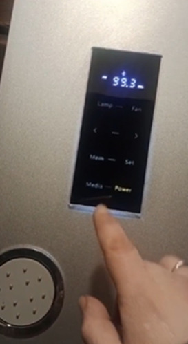 Columna Para Cabina De Ducha Bluetooth Radio Extractor Luz