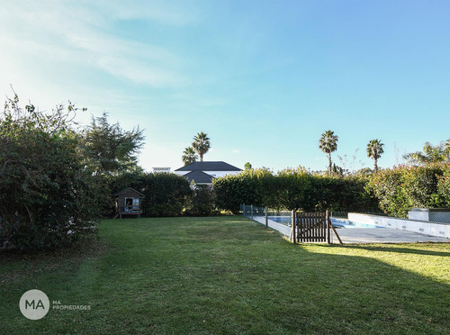 Casa 5 Ambientes-av. Fuerza Aérea 3000-funes Hills-alquiler