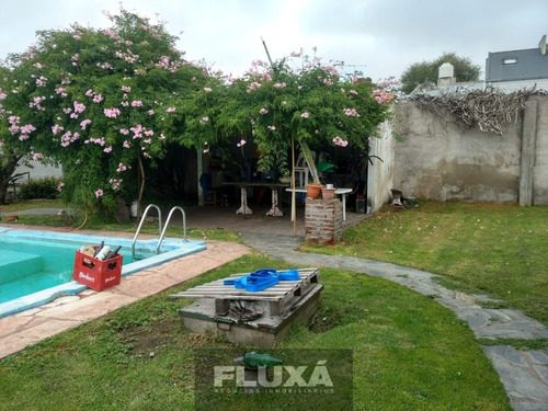 Venta Chalet 6 Ambientes Con Pileta