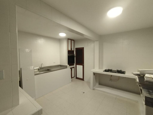 Casa En Arriendo En Pampalinda. Cod A10821