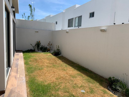 Imagen 6 de 26 de Se Renta Casa En La Condesa Juriquilla, 3 Recamaras, Roof Ga