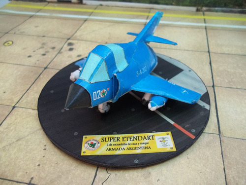 Super Etendard (deformado) Fabricado En Papel Maqueta Armada