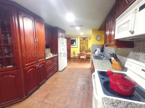 Julio Latouche 24-25576 Apartamento En Alquiler Las Chimeneas Valencia, Comodidad, Confort, Con Su Doble Anillo De Seguridad, Vigilancia Las 24 Horas.