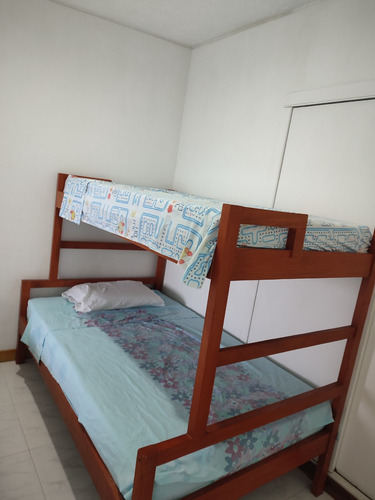 Se Renta: Apto Por Días. Rodadero - Santa Marta. Primera Línea De Playa.vista Frontal Al Mar Caribe, Piso 12.apto 2 Habitaciones, 2 Baños, Sala Comedor Cocina, 100 Metros Cuadrados. Capacidad 7p.