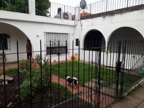 Imagen 1 de 13 de Casa En Venta Bernal 1200 Ituzaingo