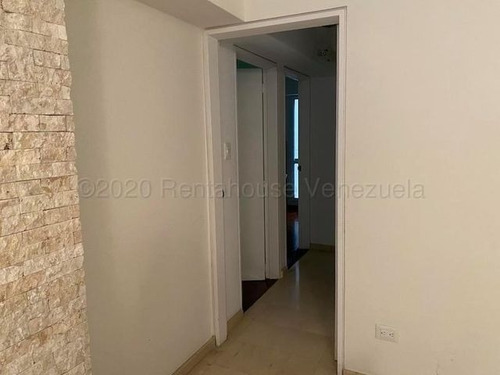 Imagen 10 de 17 de Livy Ramírez Vende Apartamento En Los Naranjos Del Cafetal Mls #23-2690