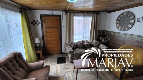 (cód 8000) Propiedad Urbana 653m2 + Casa +3 Cabañas Com