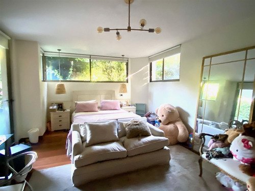 Amplio Dúplex Con Jardín En Venta 5 Dorm. En La Dehesa