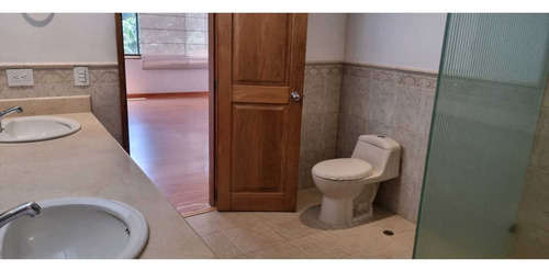 Venta Apartamento En Sector El Campestre Barrio Poblado. Medellin