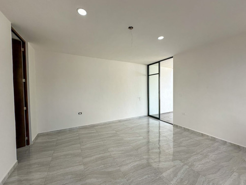Casa En Venta Con Amplio Terreno Ubicada En San Pedro Cholul, Merida.