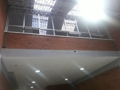 Local Comercial En Arriendo