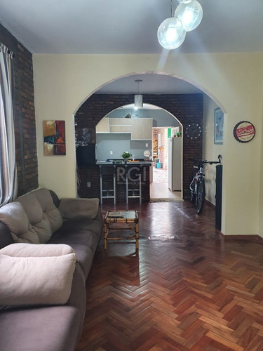 Casa Em Camaquã Com 2 Dormitórios - Pj6576