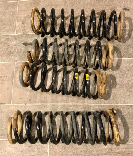 Imagem 1 de 1 de Molas Suspensão Troller 15+
