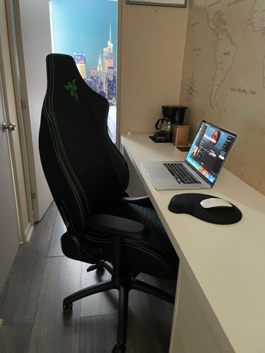 Como Nuevo Dpto En Condominio