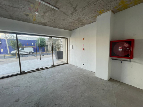 Arriendo Local Comercial De 27,95 M2, Metro San Alberto Hur